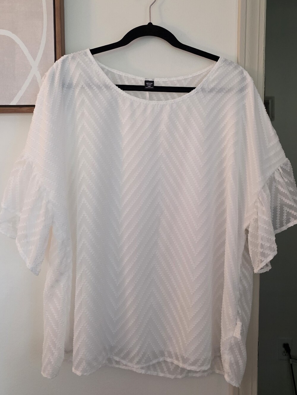 White Chevron Textured Flutter Sleeve Blouse